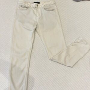 Men’s Zara off white jeans.